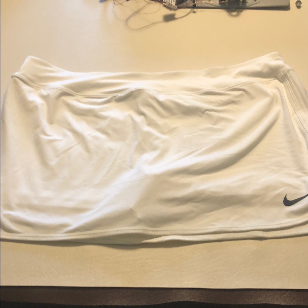 White nike Skort (ah1)
